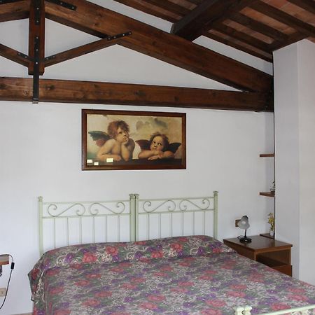 Il Borgo Di Montereggi Villa Limite Room photo