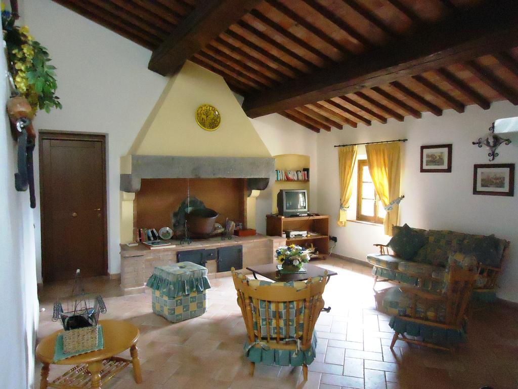 Il Borgo Di Montereggi Villa Limite Room photo